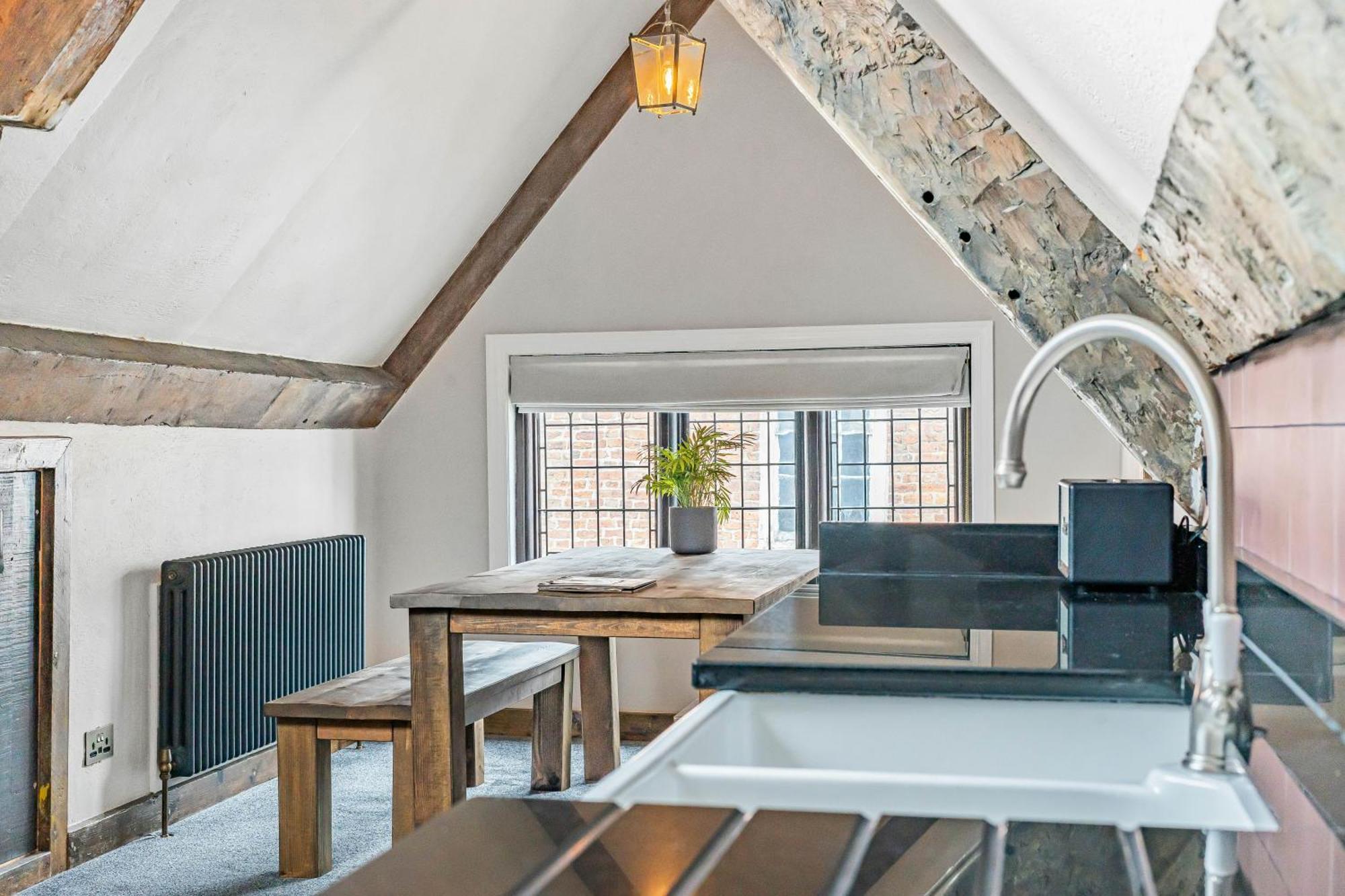 Quirky Retreats - Chester Rose Exterior photo